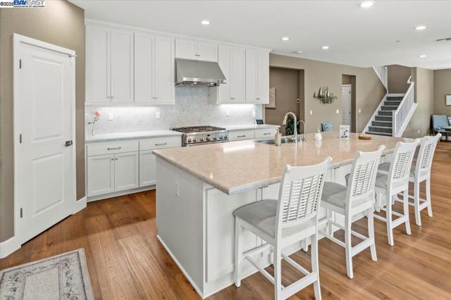 6822 Spanner Ct, Tracy CA: https://media.crmls.org/mediaz/c1fababd-c4ef-4520-bcbf-5a929d48752c.jpg
