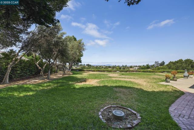801 Laurel Ct, Rodeo CA: https://media.crmls.org/mediaz/c1faeb5e-f1be-4c05-a363-7390bbf7bd9a.jpg