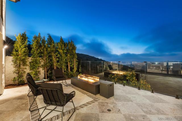 6675 Caminito Lindrick, La Jolla CA: https://media.crmls.org/mediaz/c1fc9a23-ada5-49d4-8183-0d1d4e078637.jpg