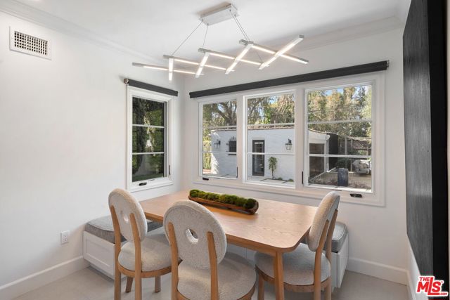 616 21st Street, Santa Monica CA: https://media.crmls.org/mediaz/c1fd62d8-1aea-4d3c-9646-cec2fff70ee3.jpg