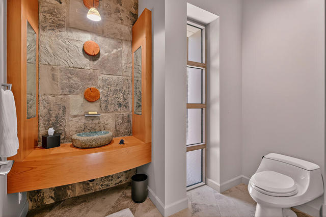 9 Rockcrest, Rancho Mirage CA: https://media.crmls.org/mediaz/c1fe2358-8599-433a-ab41-366d5b72777e.jpg