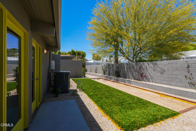 2839 N Davis Way, Palm Springs CA: https://media.crmls.org/mediaz/c1fe5676-bfff-46b2-bba9-bf9def0e0af3.jpg