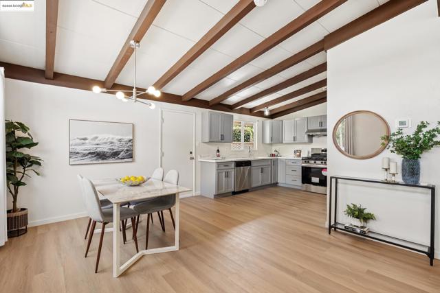 2590 Kavanagh Rd, San Pablo CA: https://media.crmls.org/mediaz/c1fffe89-0d3f-4b12-93a2-769ee9d085aa.jpg