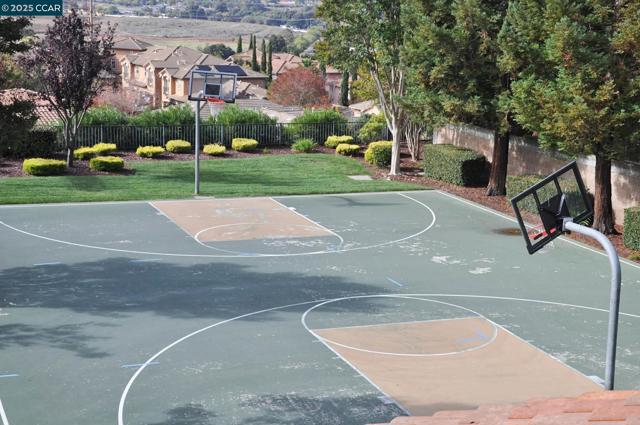 7809 Caracena Ct, Vallejo CA: https://media.crmls.org/mediaz/c200107b-0e83-473f-9ac5-e61ab4a03224.jpg