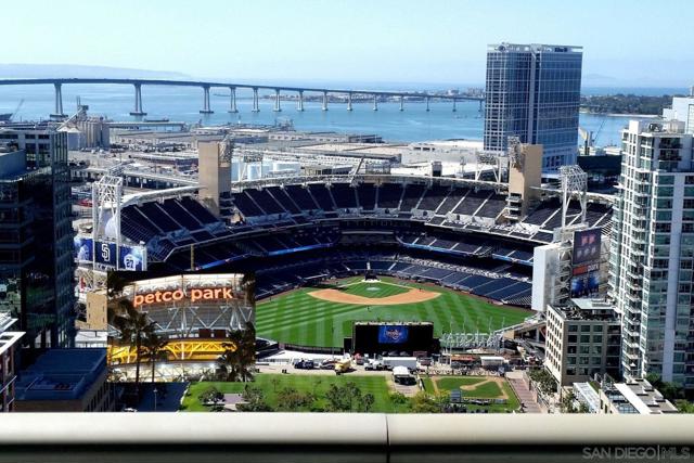 645 Front St, San Diego CA: https://media.crmls.org/mediaz/c2003ec2-4b57-4a4c-ba33-311a615b0710.jpg