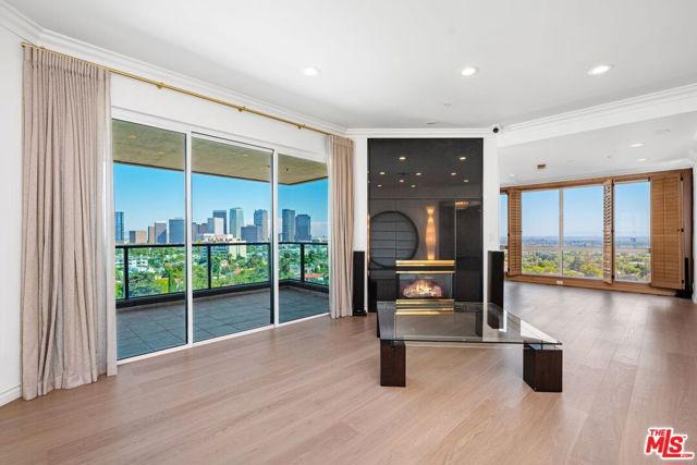 10490 Wilshire Boulevard, Los Angeles CA: https://media.crmls.org/mediaz/c200f63a-2915-4614-b593-460d39e591d2.jpg