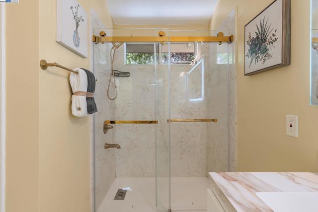 3253 Verde Ct, Pleasanton CA: https://media.crmls.org/mediaz/c2020ce9-7a7d-4eba-bc6d-d4cd13fb80bf.jpg