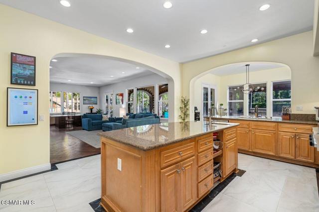 5492 Calarosa Ranch Road, Camarillo CA: https://media.crmls.org/mediaz/c2027509-fc57-4ae3-a74e-02bc7fd30f59.jpg