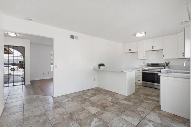 10625 Amantha Ave, San Diego CA: https://media.crmls.org/mediaz/c202c1be-0141-486f-b39b-a15ce4d7ada1.jpg