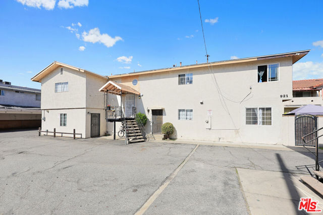 919 Carob Way, Montebello CA: https://media.crmls.org/mediaz/c203c0d4-45c0-4f8f-8ffd-f26355181931.jpg