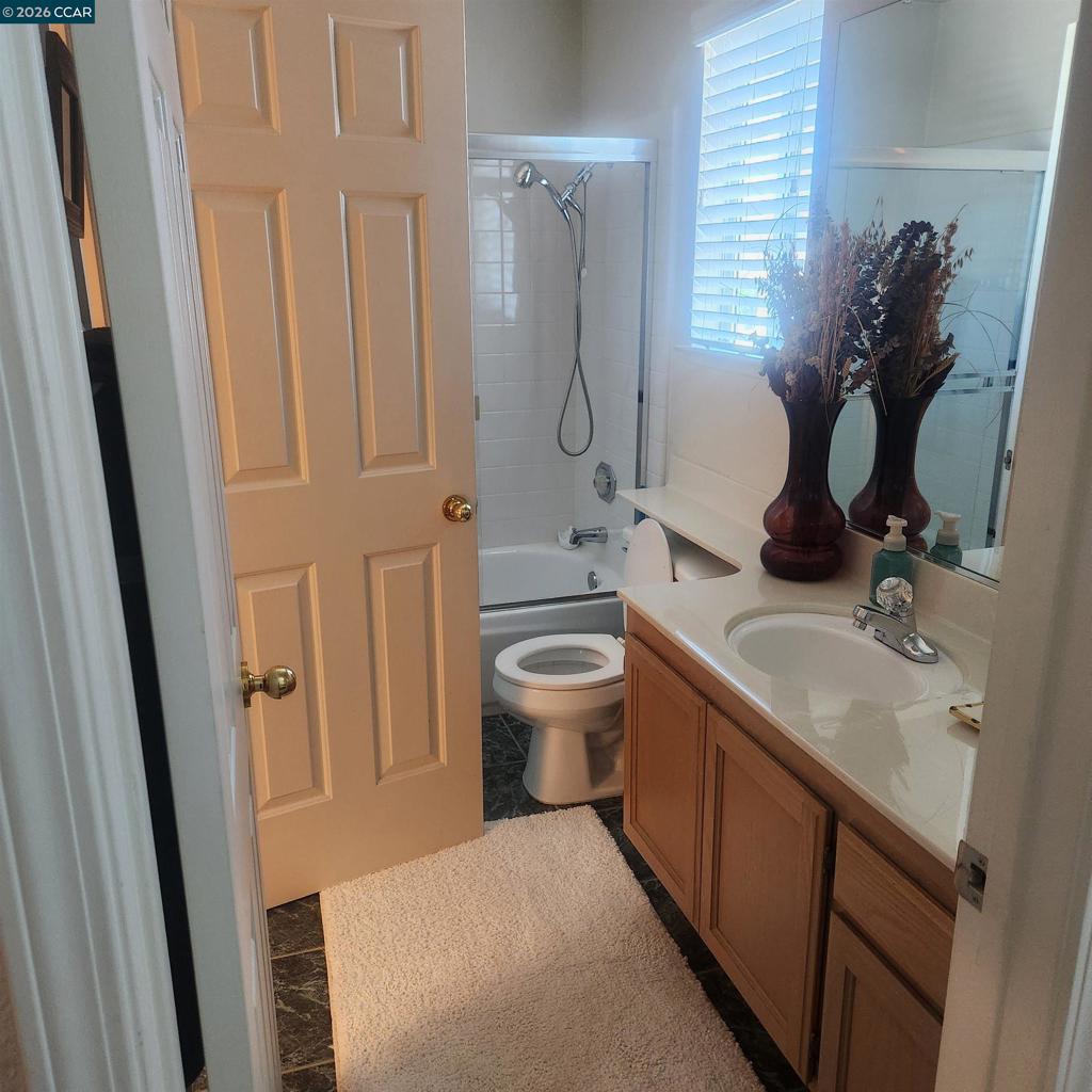 https://media.crmls.org/mediaz/c2051d0f-e3f9-4e8d-9561-3c22e0cd1b01.jpg?preset=X-Large