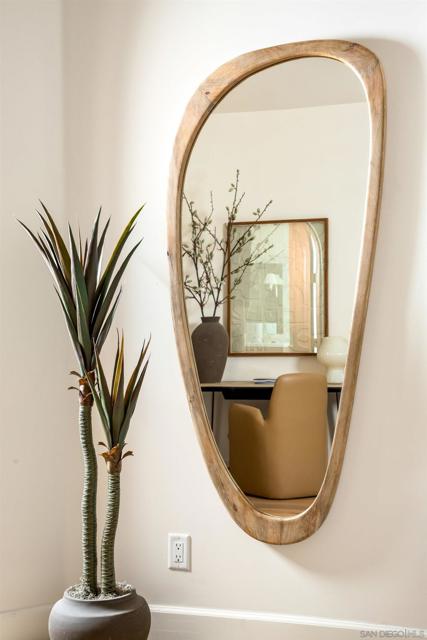 7729 Ivanhoe Avenue, La Jolla CA: https://media.crmls.org/mediaz/c20576aa-a094-45d0-86b0-99e2001e9f3b.jpg