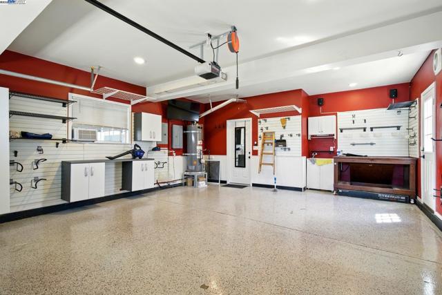 9658 Broadmoor Dr, San Ramon CA: https://media.crmls.org/mediaz/c20611b0-11de-4462-bac5-6646c523366b.jpg