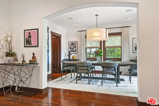 14318 Valley Vista Boulevard, Sherman Oaks CA: https://media.crmls.org/mediaz/c2065efa-adda-4010-a0cc-33d55105f3be.jpg