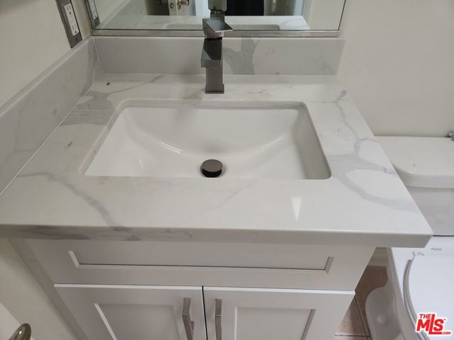 22705 Del Valle Street, 6 photo 21