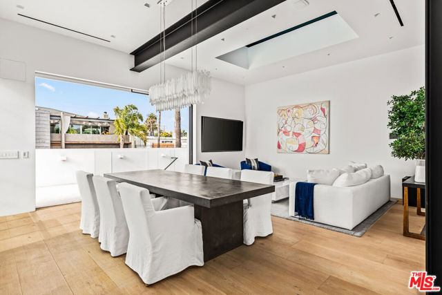 1346 Abbot Kinney Boulevard, Venice CA: https://media.crmls.org/mediaz/c206a861-870b-4eed-a371-d97cb6a257f6.jpg
