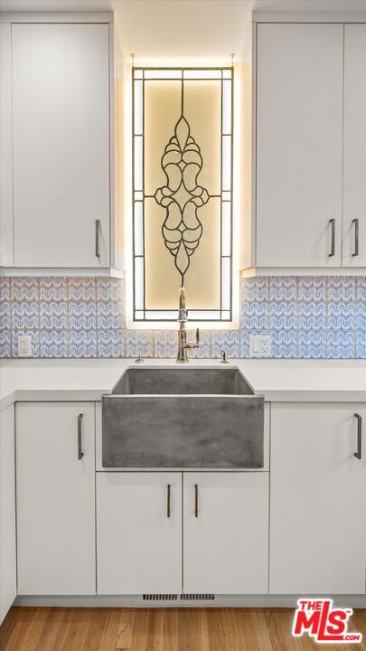 305 E Islay Street, Santa Barbara CA: https://media.crmls.org/mediaz/c206f4cb-b1df-4f31-8856-75958d0ef112.jpg