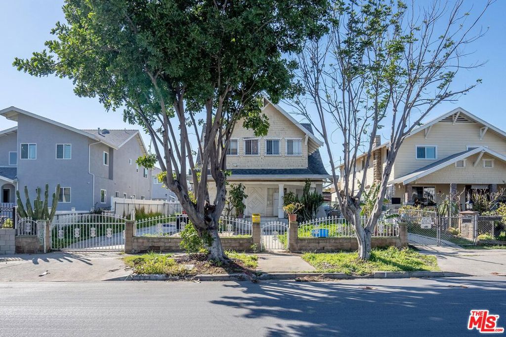 129 S Kingsley Drive, Los Angeles, CA 90004