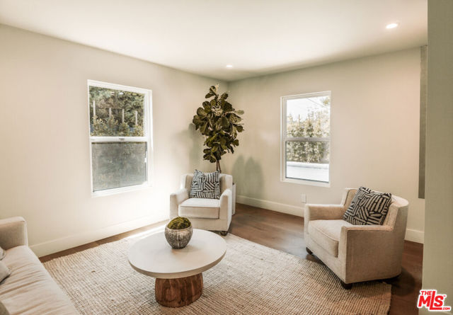1432 Kellam Avenue, Los Angeles CA: https://media.crmls.org/mediaz/c20842a2-f715-48cb-894f-a1097ca970e4.jpg