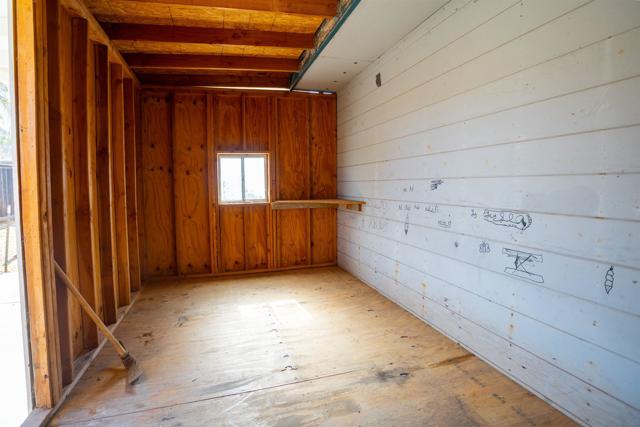 12643 Castle Court Dr, Lakeside CA: https://media.crmls.org/mediaz/c2085b1e-ecad-4a2b-9ddf-13d5d156b534.jpg