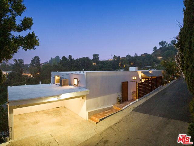 2359 Sunset Heights Drive, Los Angeles, California 90046, 2 Bedrooms Bedrooms, ,2 BathroomsBathrooms,Single Family Residence,For Sale,Sunset Heights,24400335