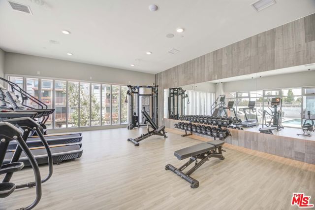 160 S Ventura Avenue, Ventura CA: https://media.crmls.org/mediaz/c20924ca-59d2-446b-a862-2fb857ab4a70.jpg