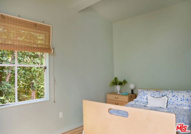 212 Paradise Cove Road, Malibu CA: https://media.crmls.org/mediaz/c209e280-2a1b-4709-889d-d527e0ad1d1c.jpg