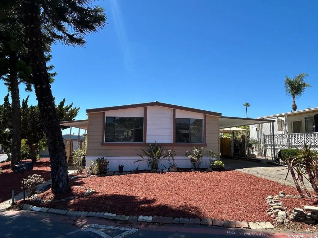 2907 Santa Fe Drive