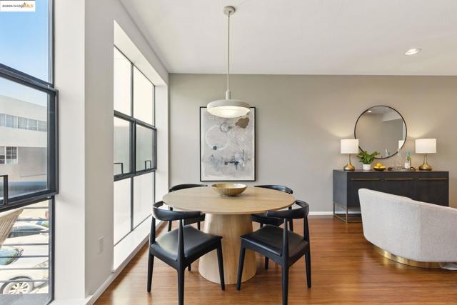 1213 67Th St, Oakland CA: https://media.crmls.org/mediaz/c20a4704-ee81-4f24-9baf-6cd4e3ce138c.jpg
