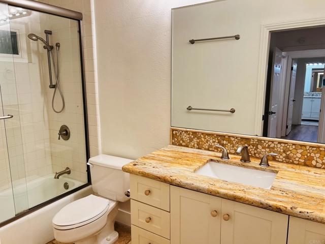 4587 Cove Drive, Carlsbad CA: https://media.crmls.org/mediaz/c20bd966-805c-48e6-96a9-878bcf2a12dd.jpg