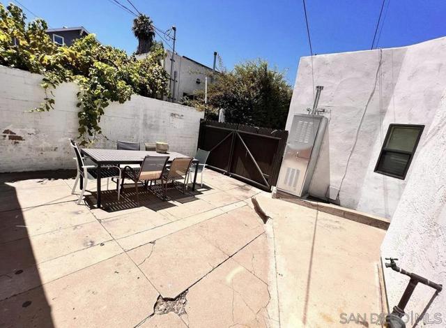 4763 Terrace Dr, San Diego CA: https://media.crmls.org/mediaz/c20c7776-182b-43a6-8af9-301106d4a946.jpg