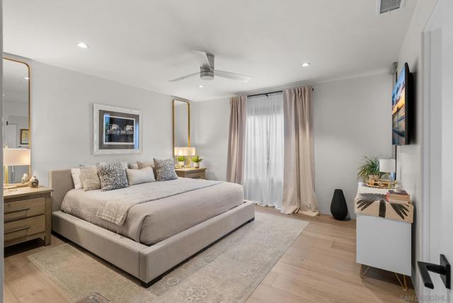 257 Playa Del Sur, La Jolla CA: https://media.crmls.org/mediaz/c20e7379-5c69-4f09-9750-4888345516f7.jpg
