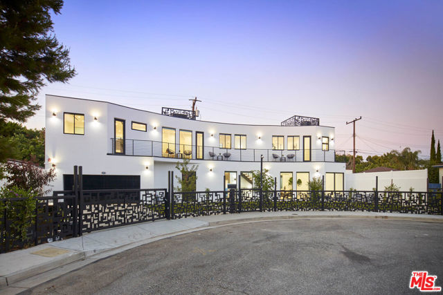 4338 Huntley Avenue, Culver City CA: https://media.crmls.org/mediaz/c20ec742-2e8b-4fad-9596-585b83f9c8cc.jpg