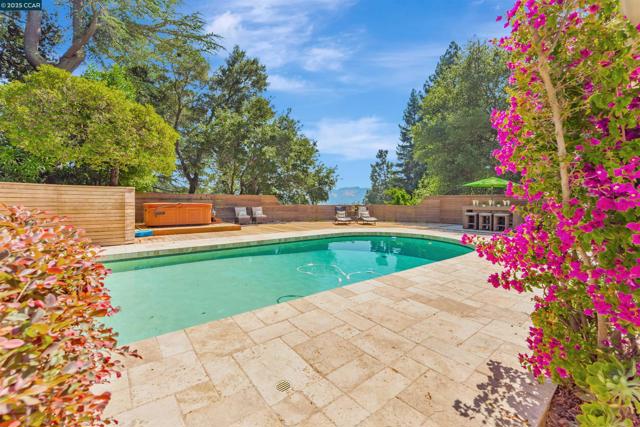 23 El Verano, Orinda CA: https://media.crmls.org/mediaz/c20f38ca-fe34-441e-b5b2-5dfd5d83b75a.jpg