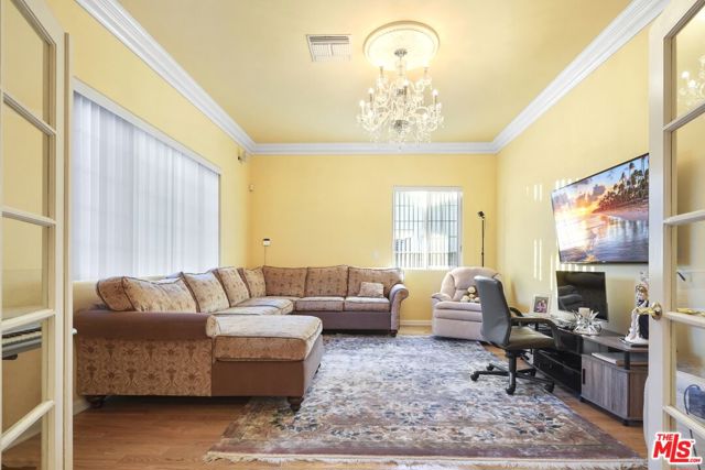 11647 Morrison Street photo 6