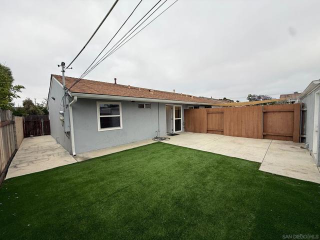 4384 Clairemont Dr, San Diego CA: https://media.crmls.org/mediaz/c20fed70-a2fc-49a5-8672-76219bf77503.jpg