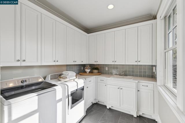 3656 Old Blackhawk Rd, Danville CA: https://media.crmls.org/mediaz/c2100e1e-b2f9-473d-901b-d29f2ea6f851.jpg