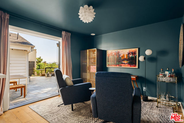 8556 Ridpath Drive, Los Angeles CA: https://media.crmls.org/mediaz/c21080f0-18c1-40e4-8987-d9aa18eb0bf4.jpg