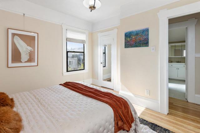 270 Andover Street, San Francisco CA: https://media.crmls.org/mediaz/c2112979-356f-459e-8fb4-f95dcdf1f6a8.jpg