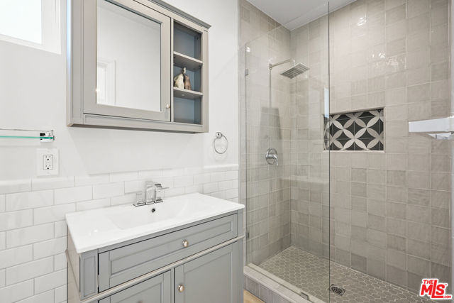 617 Westmount Drive, West Hollywood CA: https://media.crmls.org/mediaz/c212227d-47d0-4bc2-927f-5d5fc100b2f7.jpg