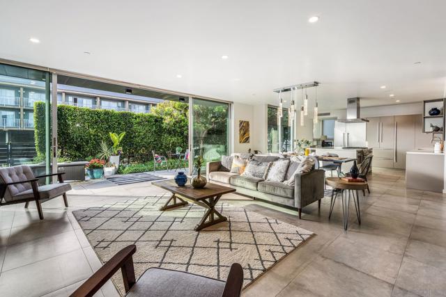 165 Pine Ave, Carlsbad CA: https://media.crmls.org/mediaz/c2127ef9-1c40-4798-9c4c-41e6fa12cec0.jpg