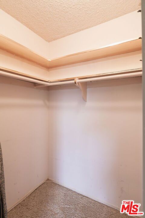 https://media.crmls.org/mediaz/c212d568-b4c8-4efd-92b0-c90132b0b223.jpg?preset=X-Large