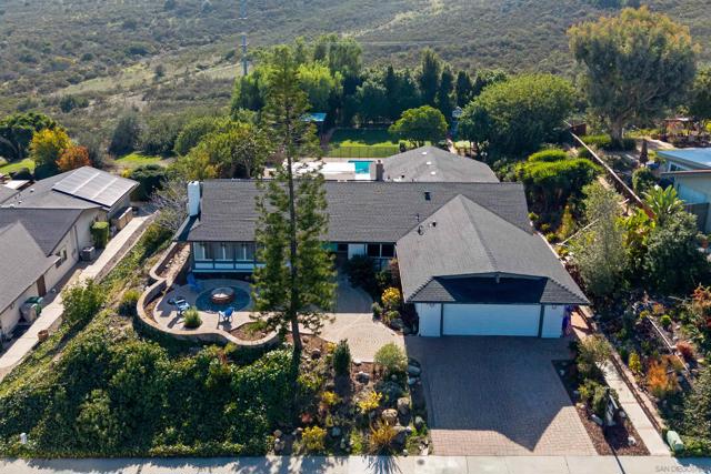 6641 Murray Park Dr, San Diego CA: https://media.crmls.org/mediaz/c21332f2-25c9-4c12-87d4-3bc04d827700.jpg