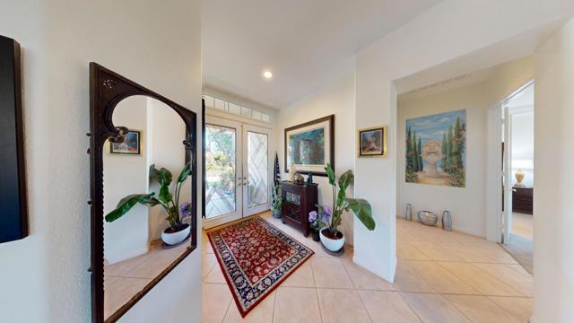 34 Calle La Reina, Rancho Mirage CA: https://media.crmls.org/mediaz/c2133ff1-9eb2-4125-99c1-36c38b23566d.jpg