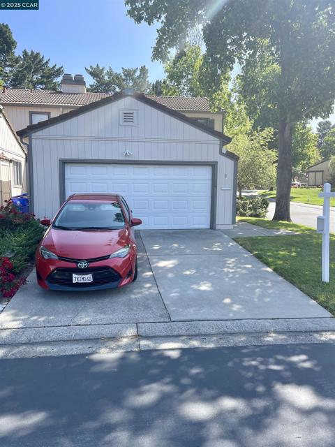 1 Bluff Ct, Hercules CA: https://media.crmls.org/mediaz/c213ac36-60b3-4163-bc0e-52a9ad7c2ffa.jpg