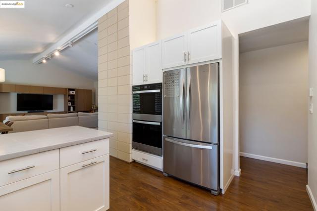 2041 Hidden Valley Dr, Santa Rosa CA: https://media.crmls.org/mediaz/c213dacf-f286-43d9-bc4c-1a17d08e26e4.jpg