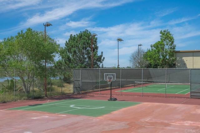 Detail Gallery Image 35 of 38 For 2666 Worden #8,  San Diego,  CA 92110 - 2 Beds | 1/1 Baths