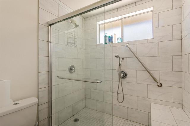 Detail Gallery Image 17 of 31 For 4413 Point Degada, Oceanside,  CA 92058 - 4 Beds | 2 Baths