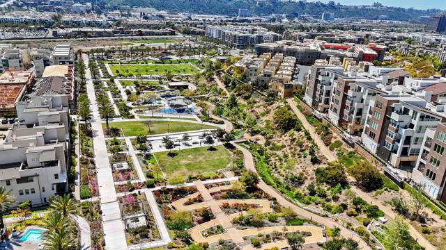 2510 Aperture Circle, San Diego CA: https://media.crmls.org/mediaz/c215d82d-2c81-4754-8578-7bf5f35d57ba.jpg