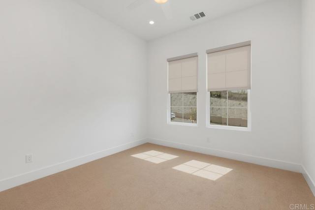1243 Stonemark place, Vista CA: https://media.crmls.org/mediaz/c215f569-07f6-418d-afe2-e4a3fe4c2fe4.jpg